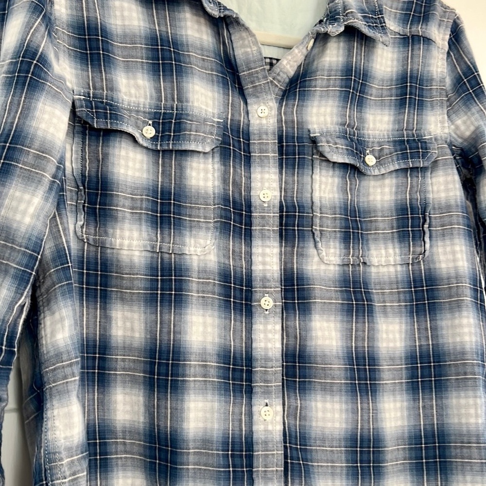 ♥️ Paige blue white plaid button down top - Picture 5 of 6